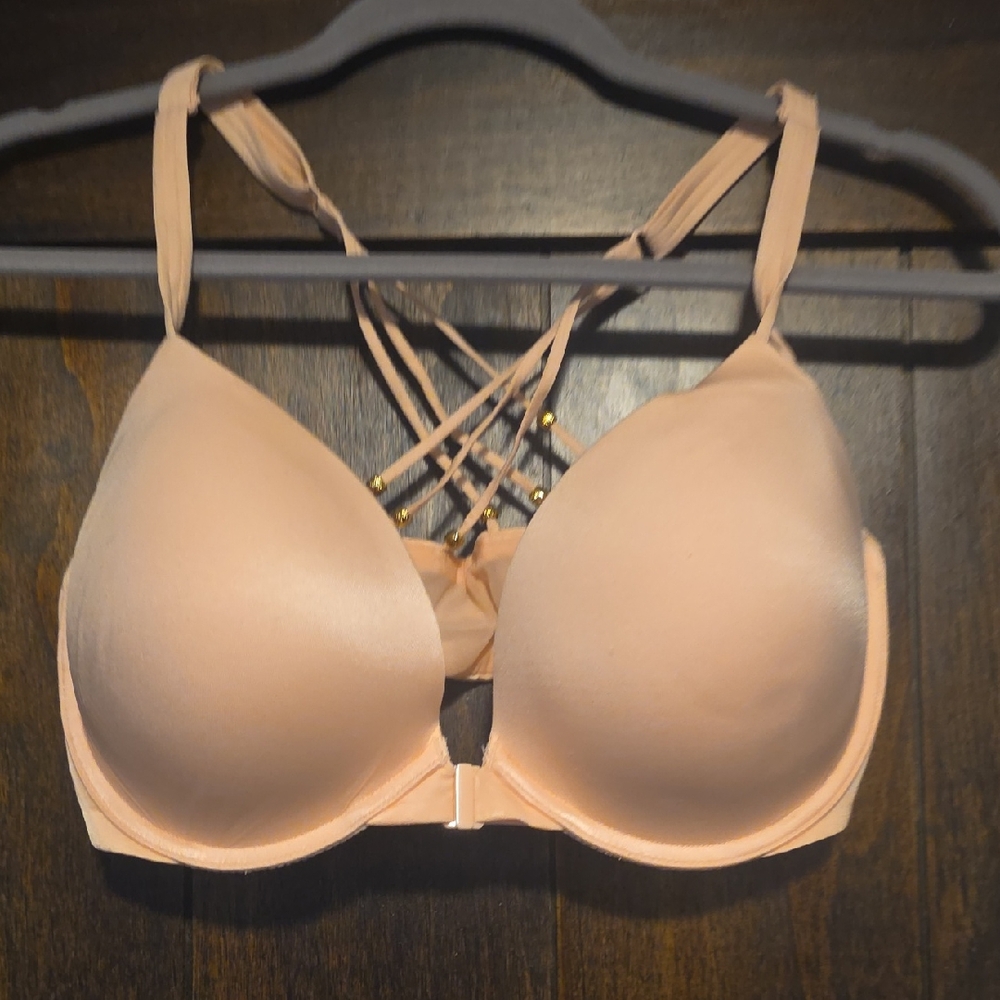 Victoria's Secret Peach Strappy Back Bra